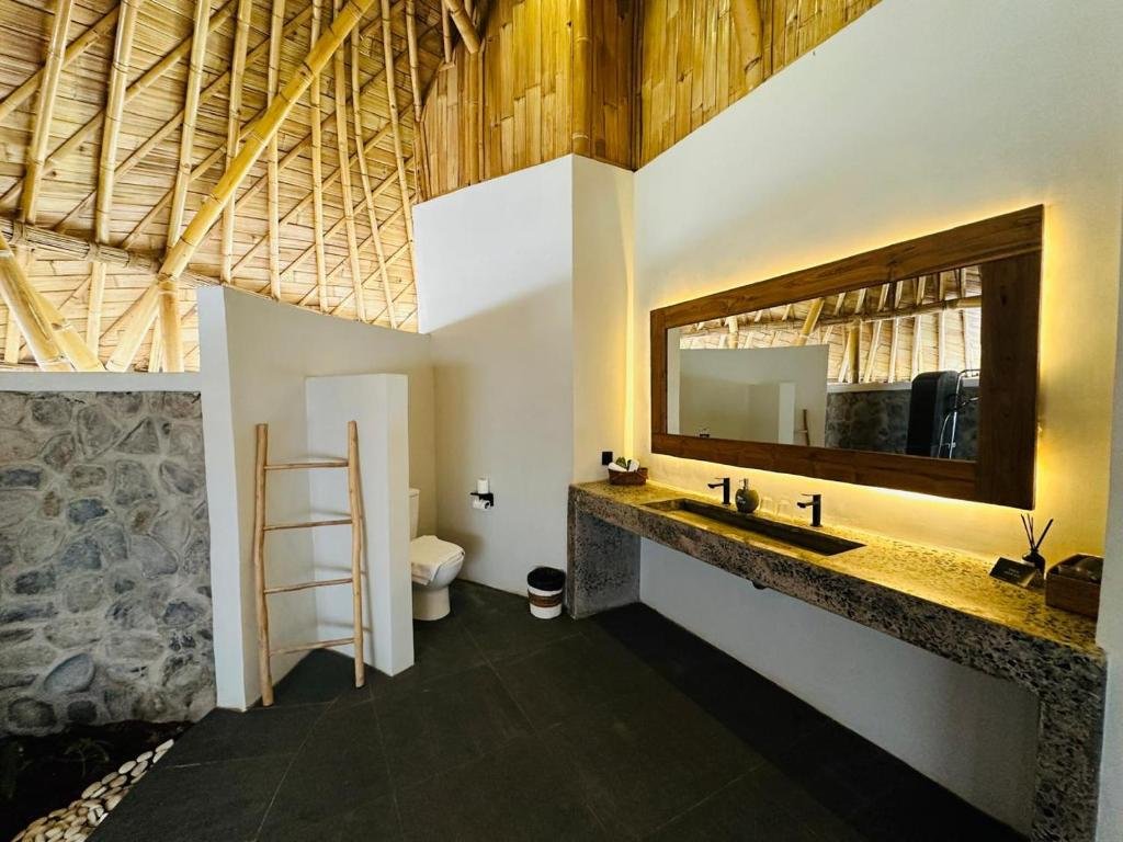 Peyo — sea-view bungalow with kitchen and private pool